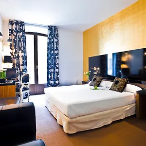 Mate Leo Hotel Grenade