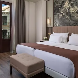 https://nh-collection-granada-victoria.es-andalucia.com
