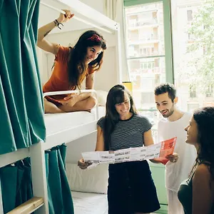 https://black-swan-hostel.topbarcelonahotels.com